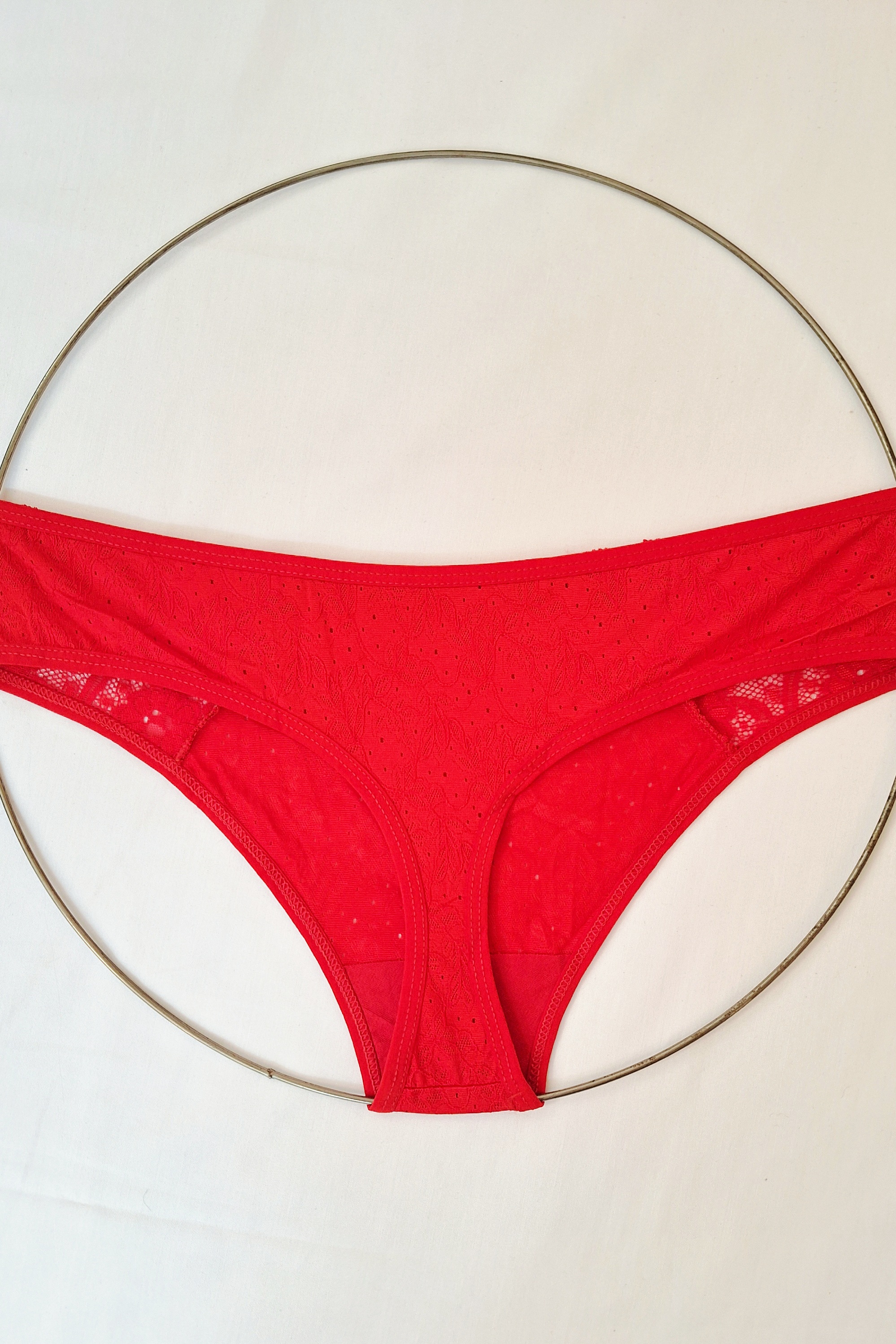 پشت شورت باریکترولامباداس